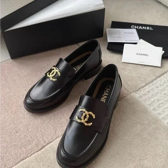 CHANEL Black Flats with Gold Logo - Picture 2 of 4
